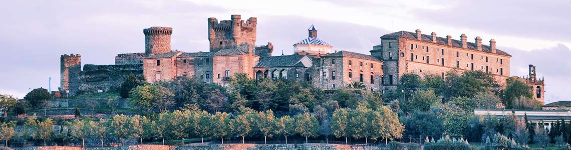 Vista panorámica de Oropesa, con su castillo medieval y Parador Nacional de Turismo
